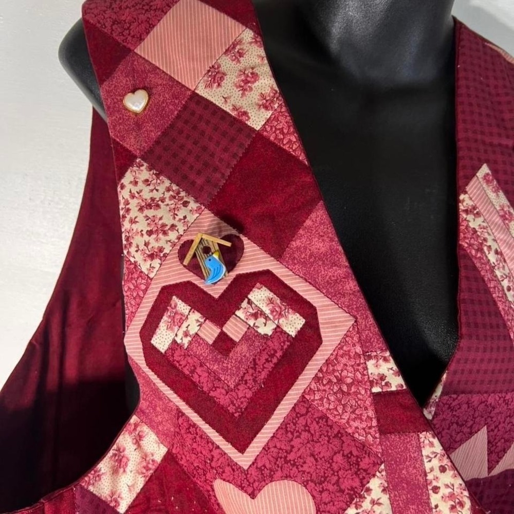 Handmade vintage quilt patchwork sweater vest, pink no tags cozy hearts red chic - Picture 6 of 8